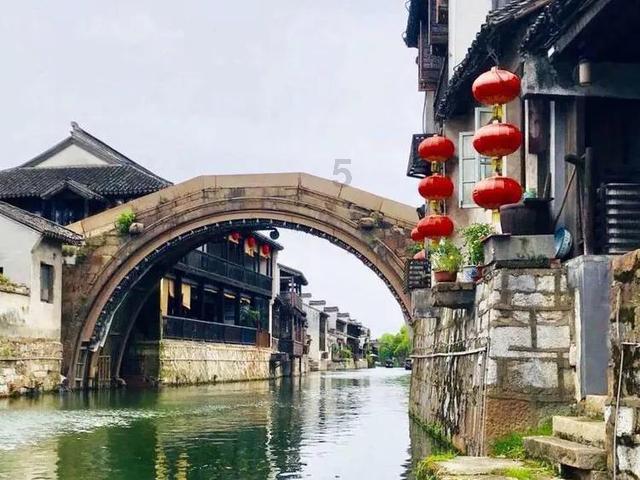 怎样才能成为一名优秀的大学生？游戏画面